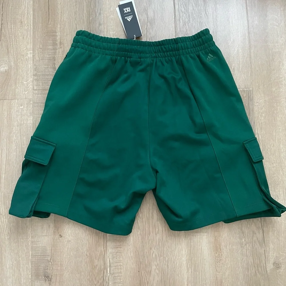 IVY PARK Men's Green Athletic Cargo Shorts